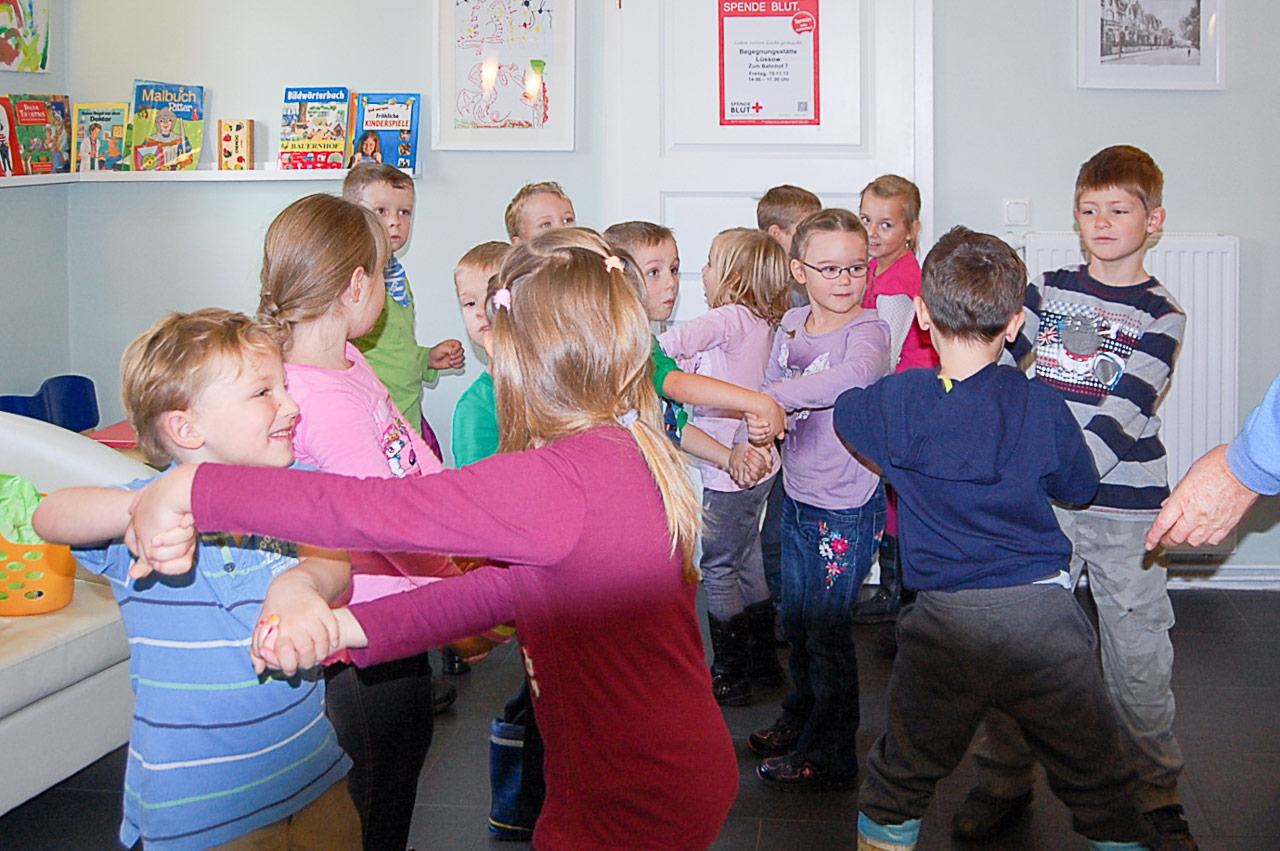 Kindergartenbesuch in der Zahnarztpraxis Frank Stahlfast in Lüssow