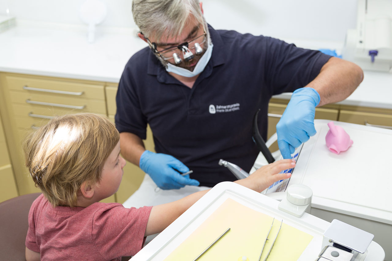 Zahnarztpraxis Frank Stahlfast: Kinderzahnheilkunde
